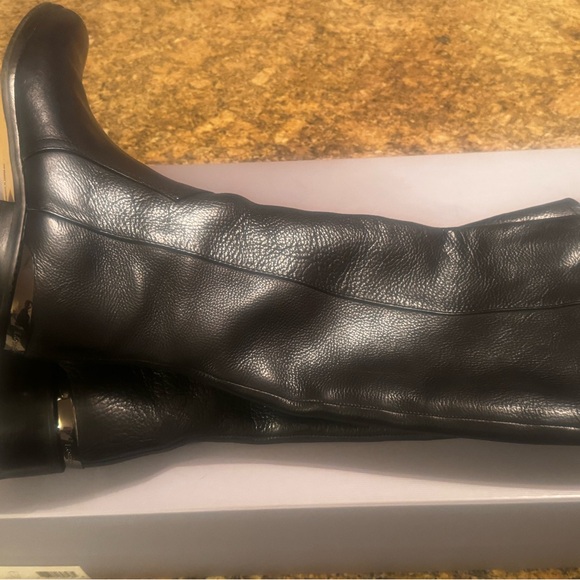 Louise et Cie Lo-Zada Black Kuma Calf Knee-High Leather Boots, Size 9.5. - Picture 6 of 11